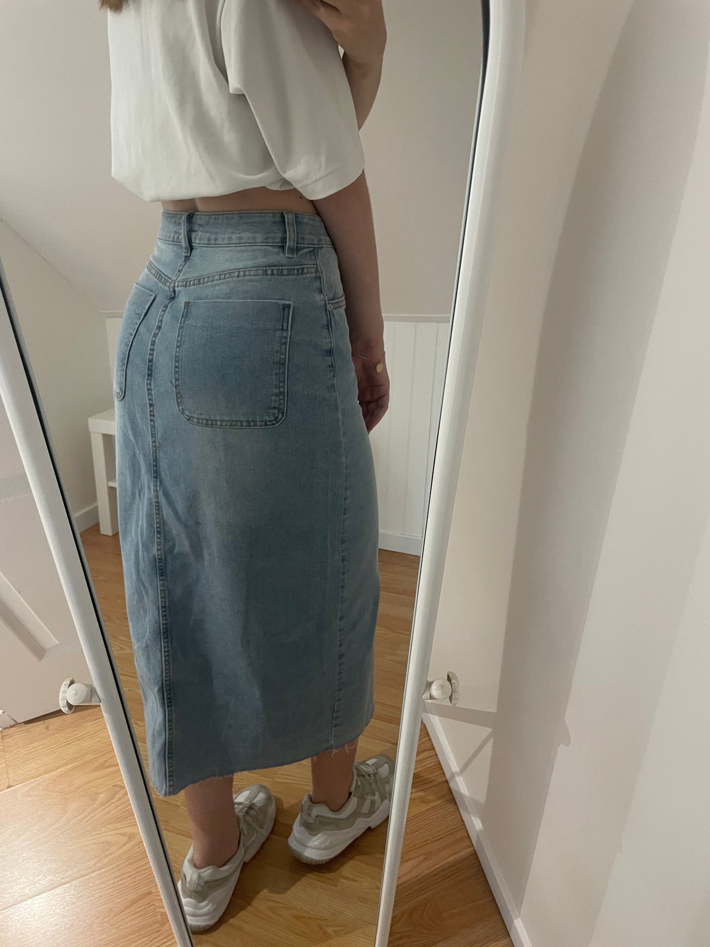 JUPE MI-LONGUE EN JEAN
