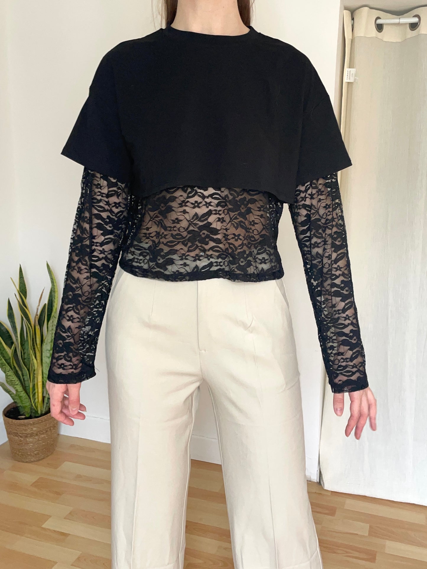 Crop top dentelle noir