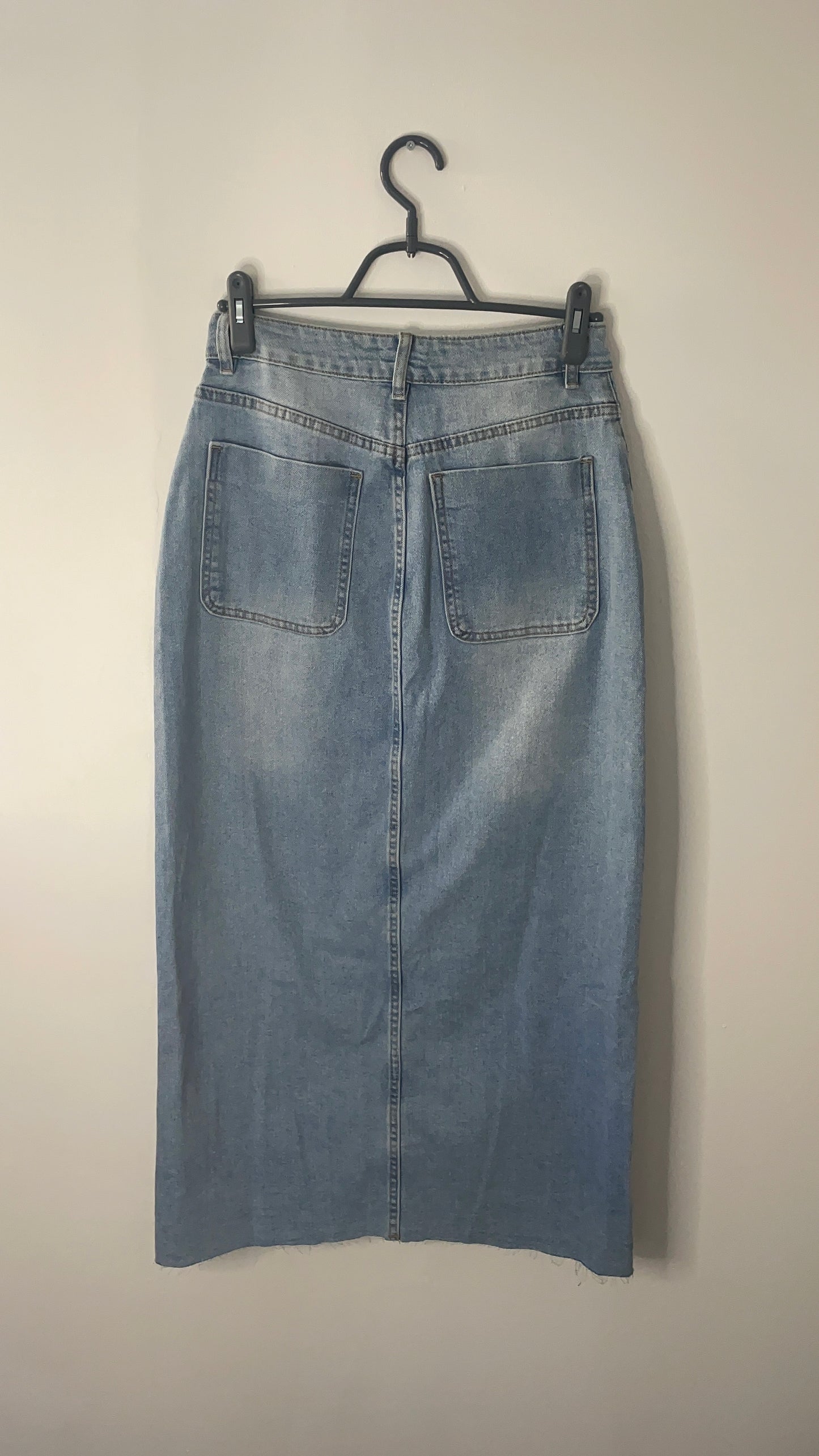 JUPE MI-LONGUE EN JEAN